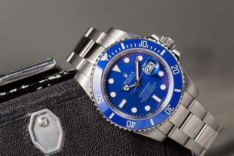 how does rolex submariner bezel work